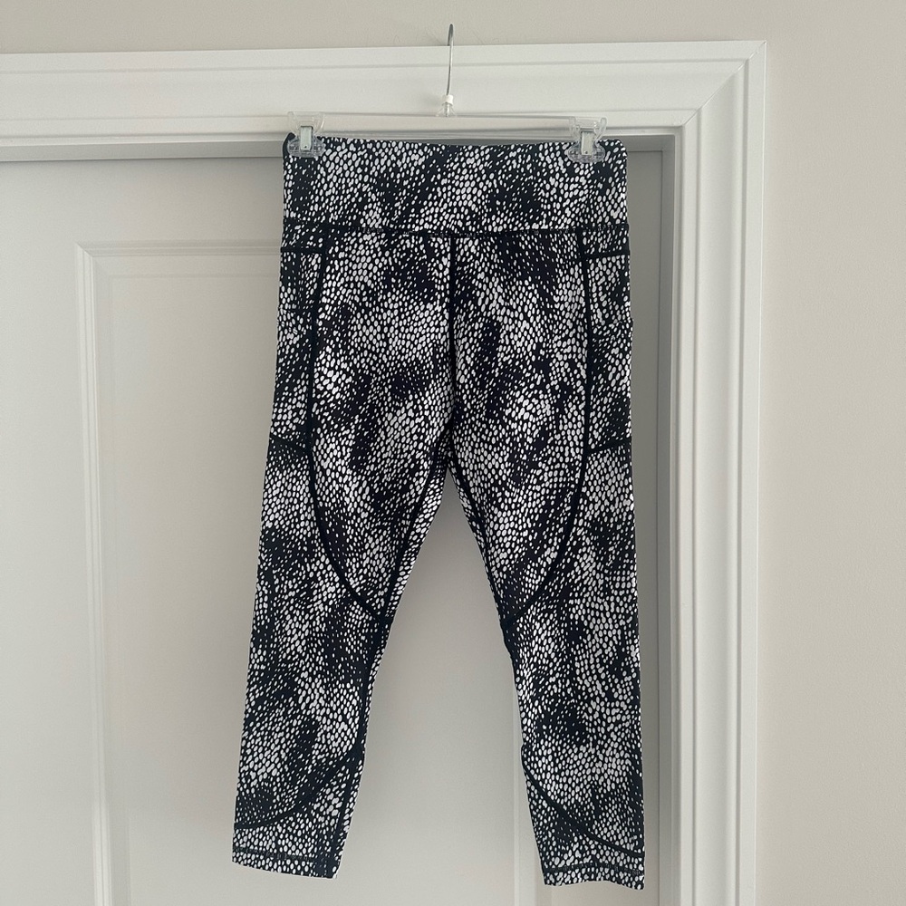 ZYIA Monochrome Patterned Leggings